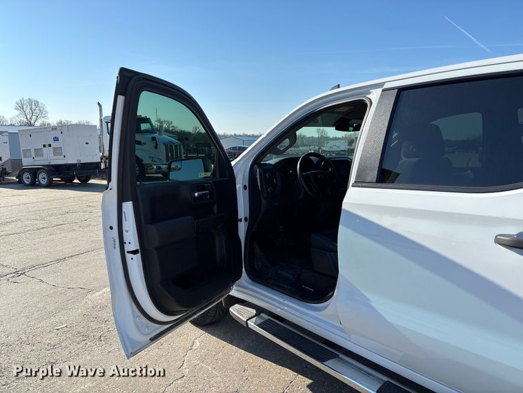 image for item FB3395 2021 Chevrolet Silverado 1500 Crew Cab pickup truck