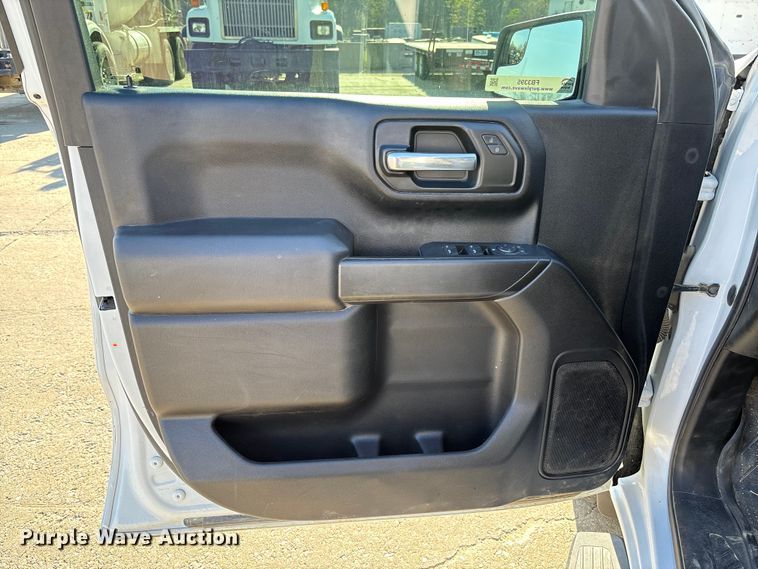 image for item FB3395 2021 Chevrolet Silverado 1500 Crew Cab pickup truck