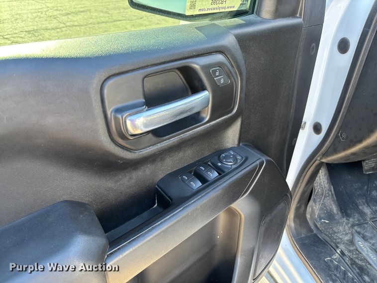 image for item FB3395 2021 Chevrolet Silverado 1500 Crew Cab pickup truck