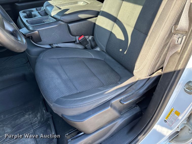 image for item FB3395 2021 Chevrolet Silverado 1500 Crew Cab pickup truck