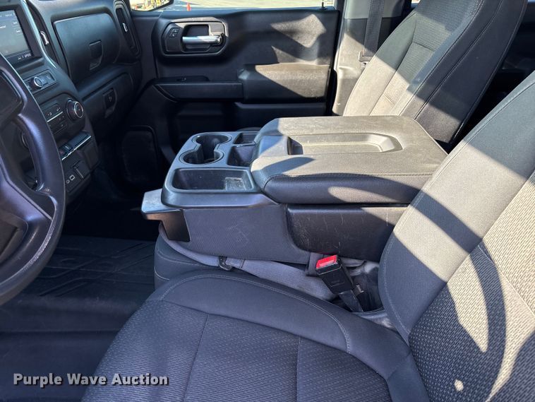 image for item FB3395 2021 Chevrolet Silverado 1500 Crew Cab pickup truck