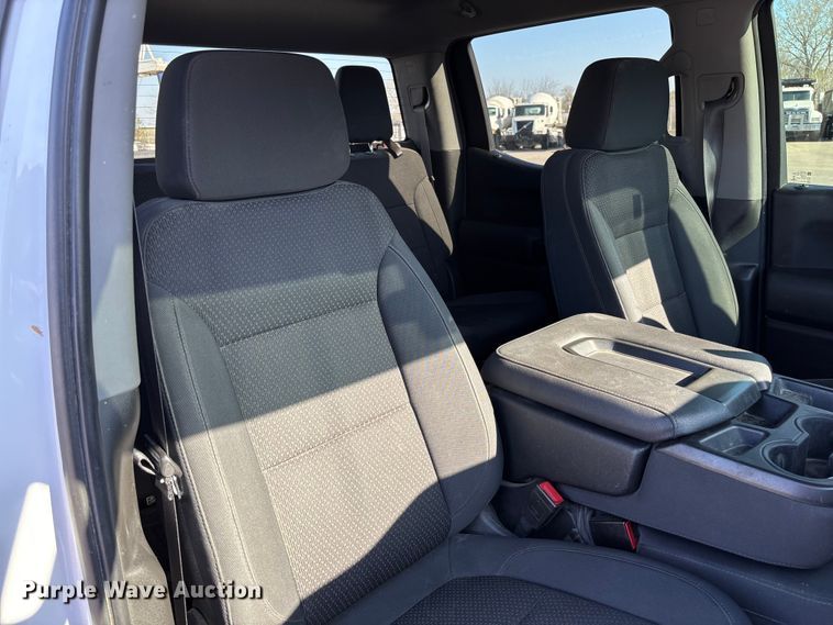 image for item FB3395 2021 Chevrolet Silverado 1500 Crew Cab pickup truck