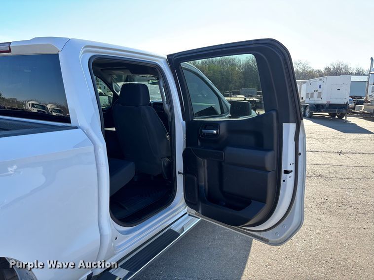 image for item FB3395 2021 Chevrolet Silverado 1500 Crew Cab pickup truck