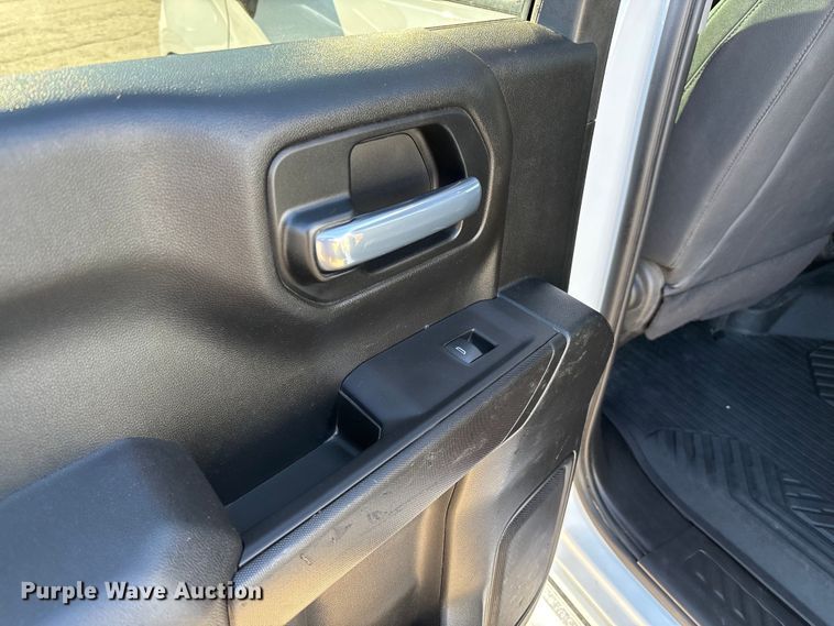 image for item FB3395 2021 Chevrolet Silverado 1500 Crew Cab pickup truck