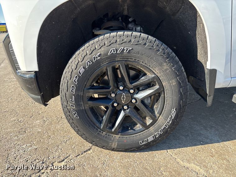 image for item FB3395 2021 Chevrolet Silverado 1500 Crew Cab pickup truck