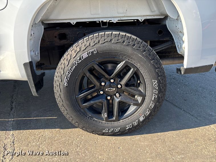 image for item FB3395 2021 Chevrolet Silverado 1500 Crew Cab pickup truck