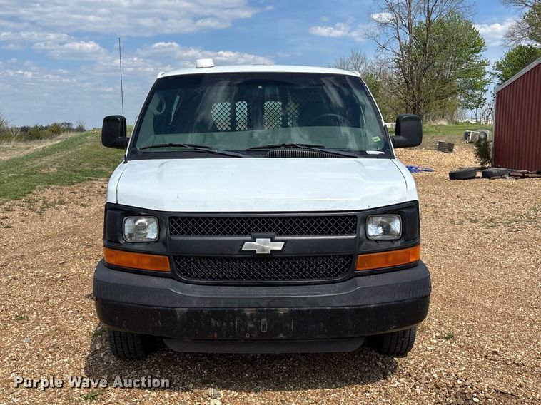 image for item FB3400 2008 Chevrolet Express 3500 van