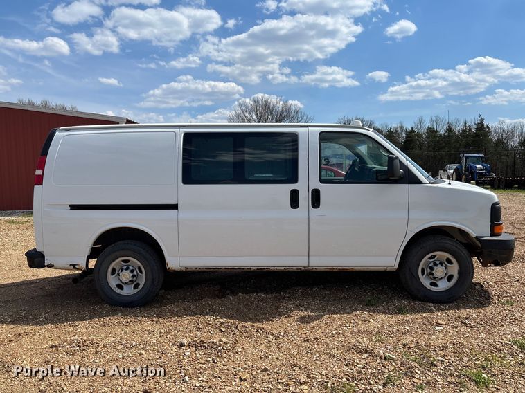 image for item FB3400 2008 Chevrolet Express 3500 van