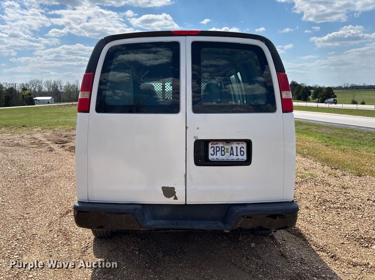 image for item FB3400 2008 Chevrolet Express 3500 van