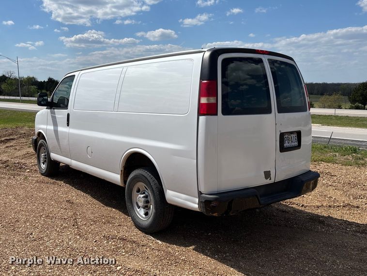 image for item FB3400 2008 Chevrolet Express 3500 van