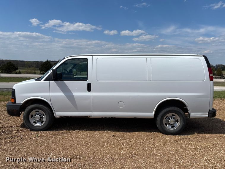 image for item FB3400 2008 Chevrolet Express 3500 van
