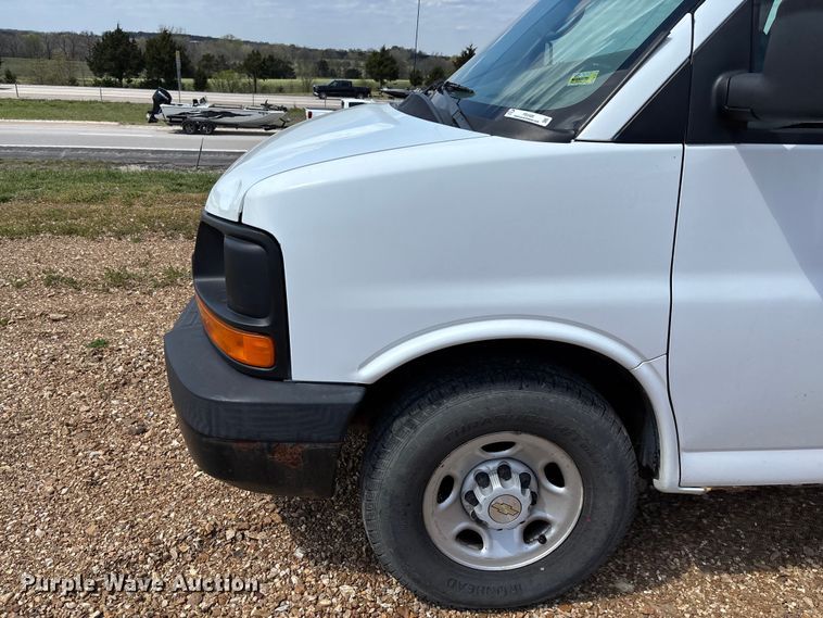image for item FB3400 2008 Chevrolet Express 3500 van