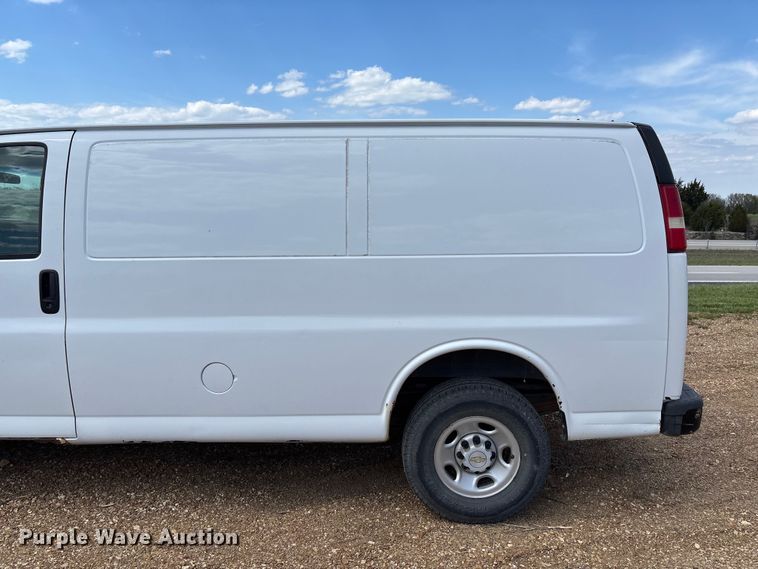 image for item FB3400 2008 Chevrolet Express 3500 van