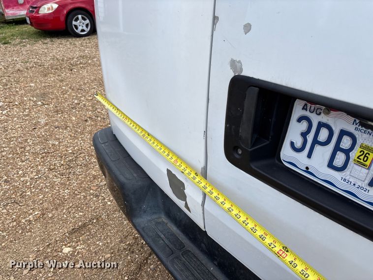 image for item FB3400 2008 Chevrolet Express 3500 van