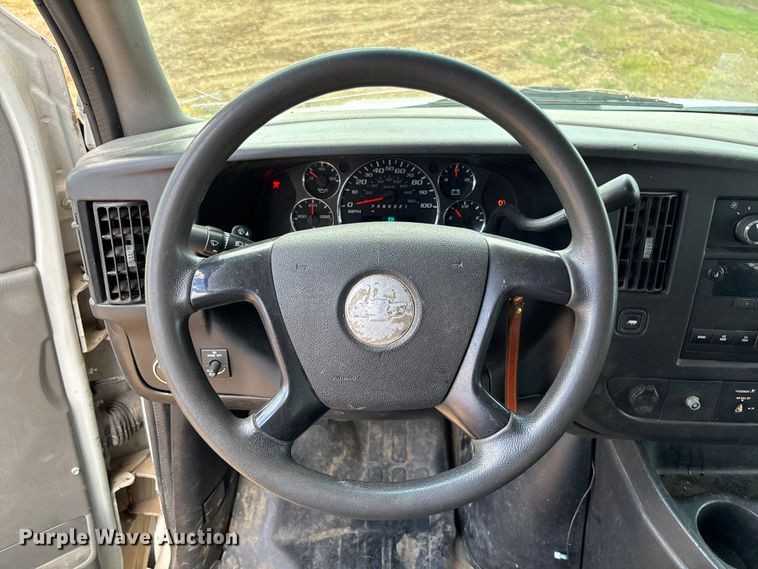 image for item FB3400 2008 Chevrolet Express 3500 van