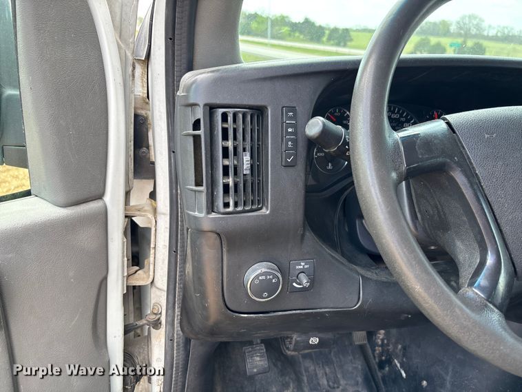 image for item FB3400 2008 Chevrolet Express 3500 van