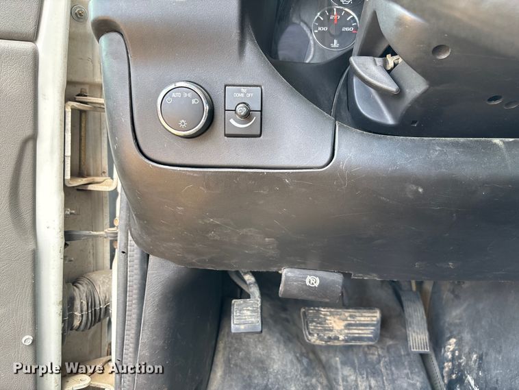 image for item FB3400 2008 Chevrolet Express 3500 van