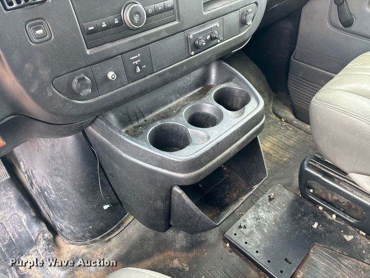 image for item FB3400 2008 Chevrolet Express 3500 van