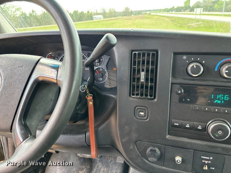 image for item FB3400 2008 Chevrolet Express 3500 van