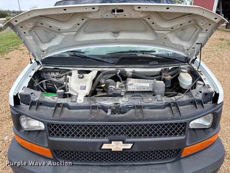 image for item FB3400 2008 Chevrolet Express 3500 van