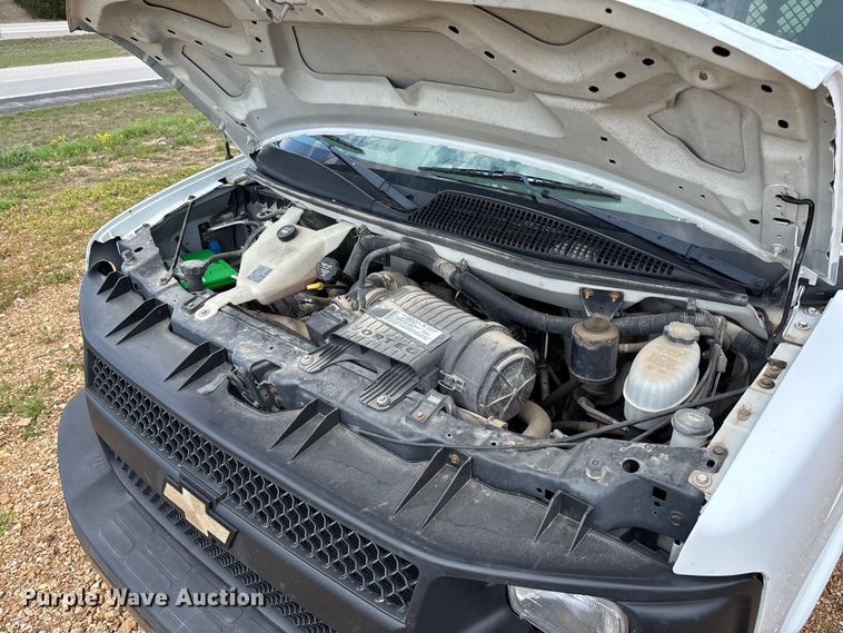 image for item FB3400 2008 Chevrolet Express 3500 van