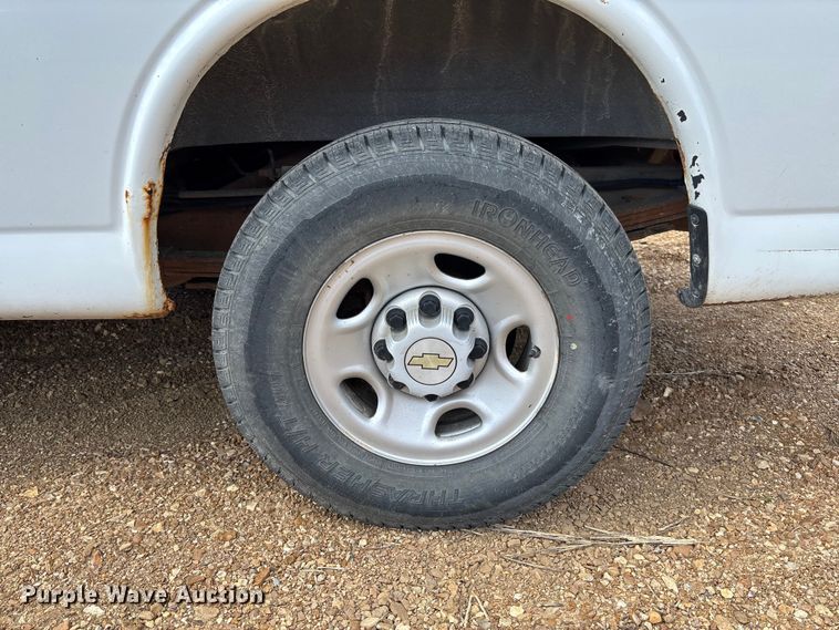 image for item FB3400 2008 Chevrolet Express 3500 van