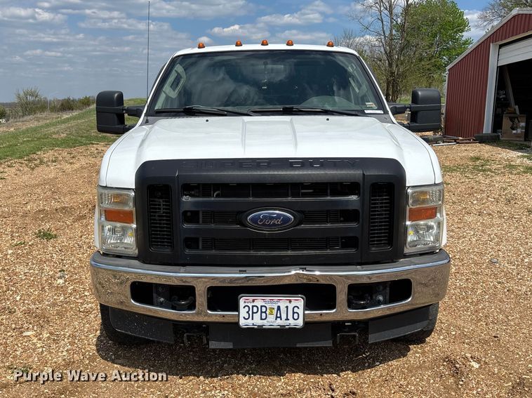 image for item FB3401 2009 Ford F250 Super Duty pickup truck