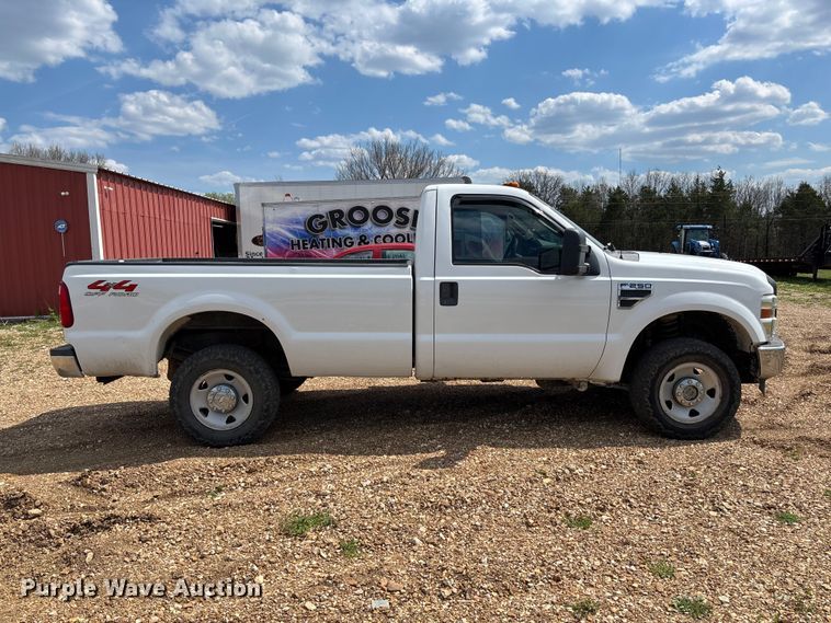 image for item FB3401 2009 Ford F250 Super Duty pickup truck