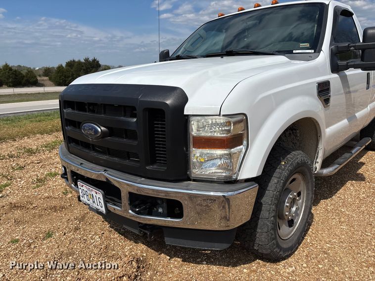 image for item FB3401 2009 Ford F250 Super Duty pickup truck