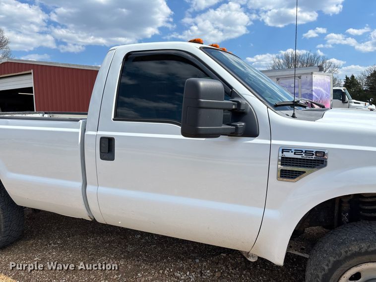 image for item FB3401 2009 Ford F250 Super Duty pickup truck