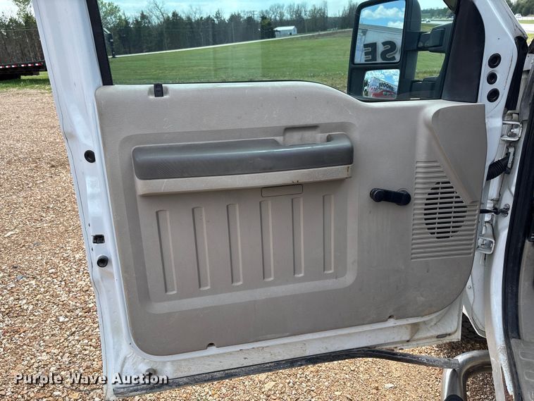 image for item FB3401 2009 Ford F250 Super Duty pickup truck