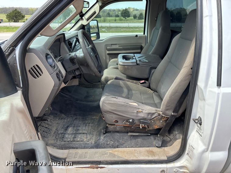 image for item FB3401 2009 Ford F250 Super Duty pickup truck