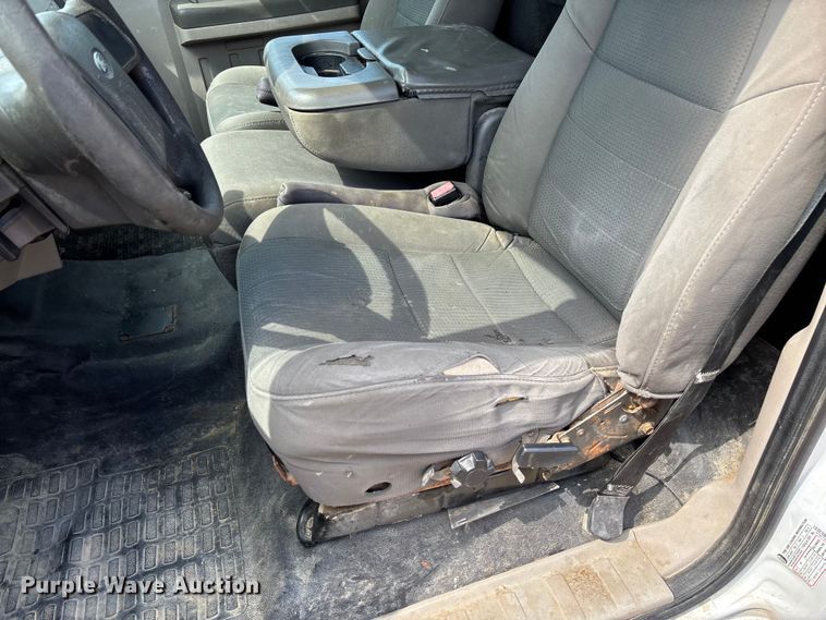 image for item FB3401 2009 Ford F250 Super Duty pickup truck