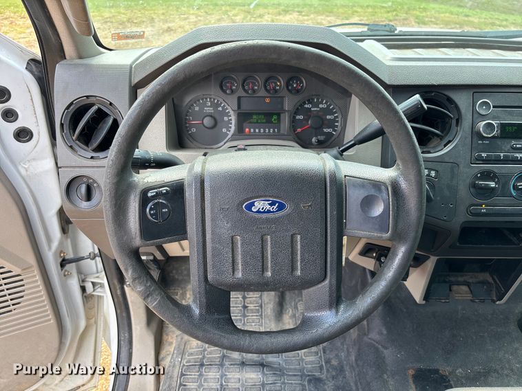 image for item FB3401 2009 Ford F250 Super Duty pickup truck