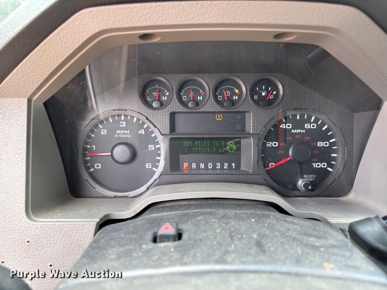 image for item FB3401 2009 Ford F250 Super Duty pickup truck