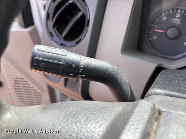 image for item FB3401 2009 Ford F250 Super Duty pickup truck