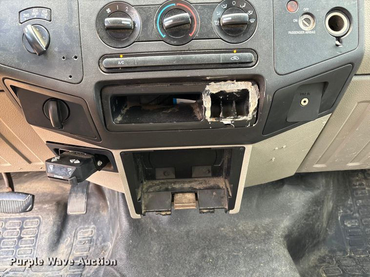 image for item FB3401 2009 Ford F250 Super Duty pickup truck