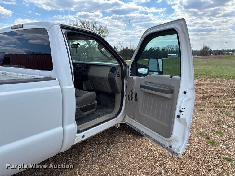 image for item FB3401 2009 Ford F250 Super Duty pickup truck
