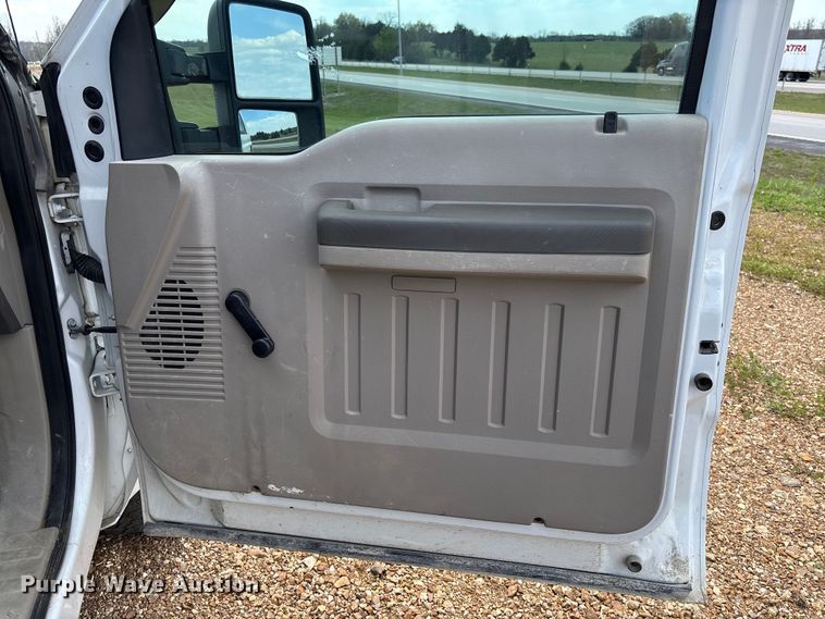 image for item FB3401 2009 Ford F250 Super Duty pickup truck