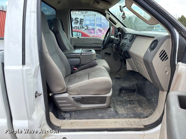 image for item FB3401 2009 Ford F250 Super Duty pickup truck