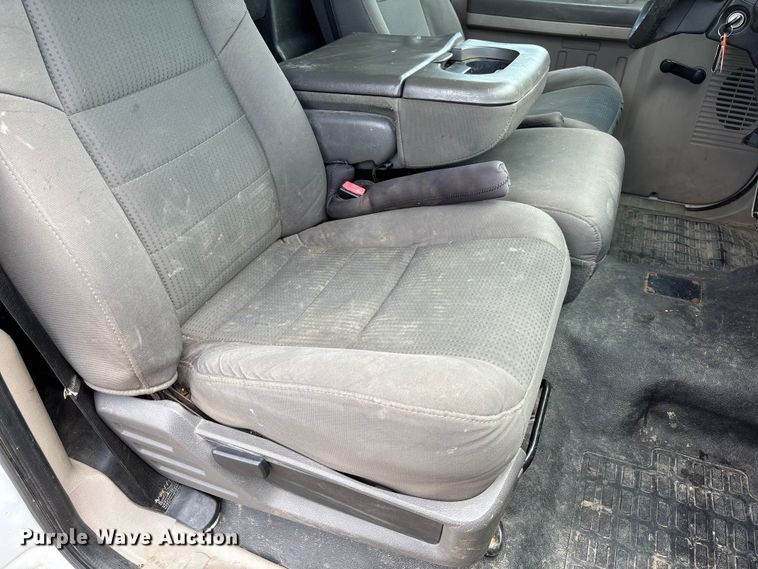 image for item FB3401 2009 Ford F250 Super Duty pickup truck