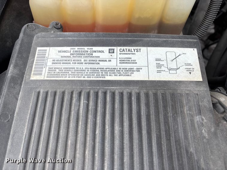 image for item FB3413 2004 Chevrolet Avalanche Crew Cab pickup truck