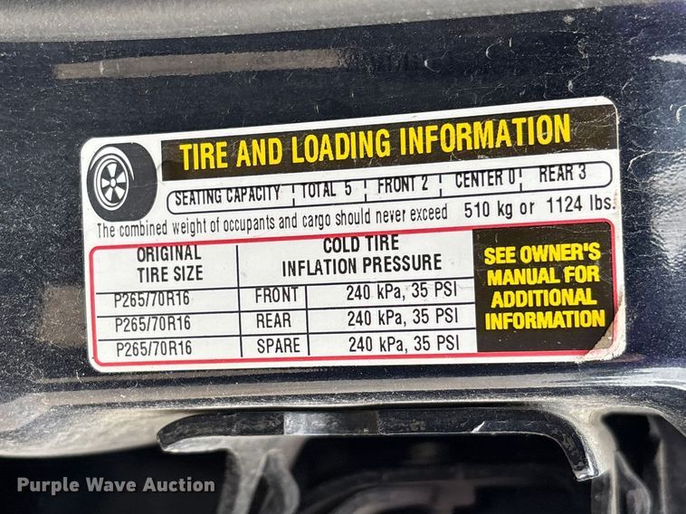 image for item FB3413 2004 Chevrolet Avalanche Crew Cab pickup truck