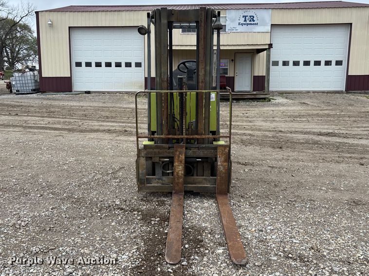 image for item FB3417 Clark ECG32 forklift