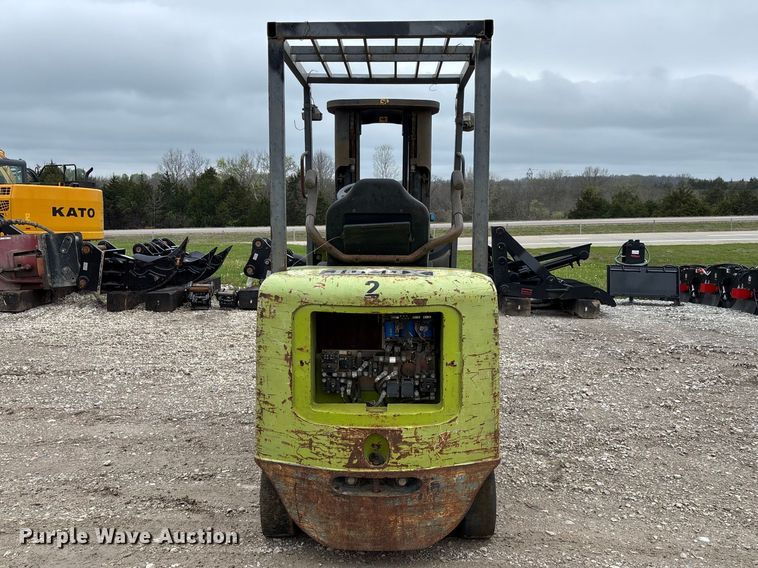 image for item FB3417 Clark ECG32 forklift