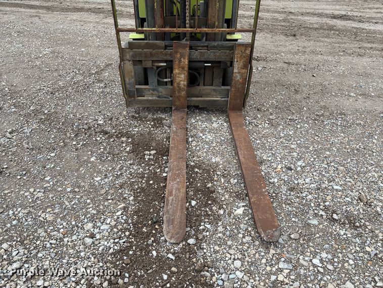 image for item FB3417 Clark ECG32 forklift
