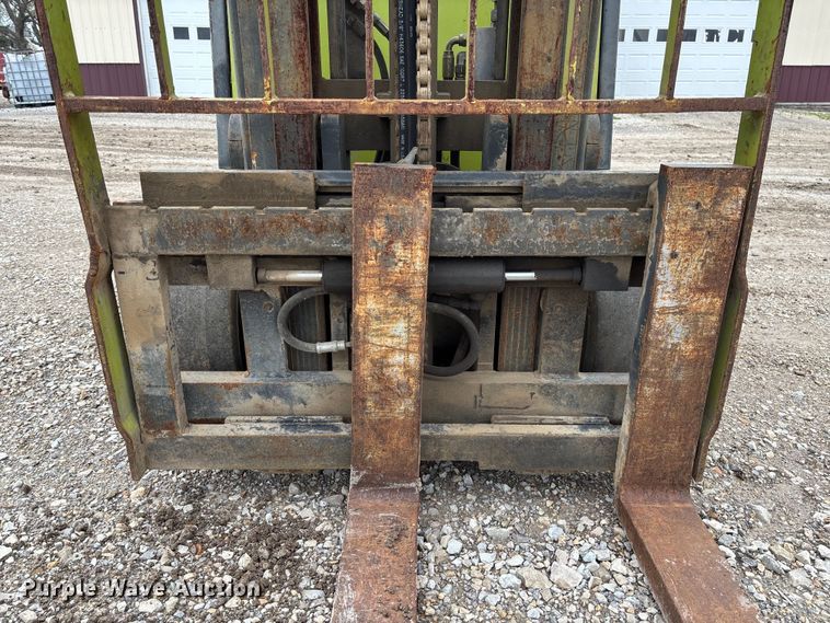 image for item FB3417 Clark ECG32 forklift