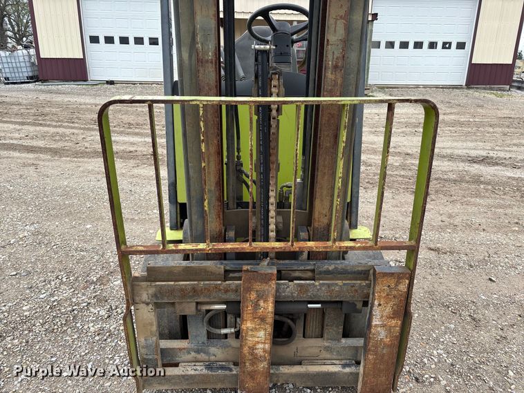 image for item FB3417 Clark ECG32 forklift