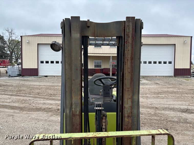 image for item FB3417 Clark ECG32 forklift