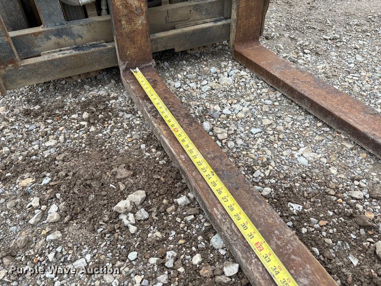 image for item FB3417 Clark ECG32 forklift